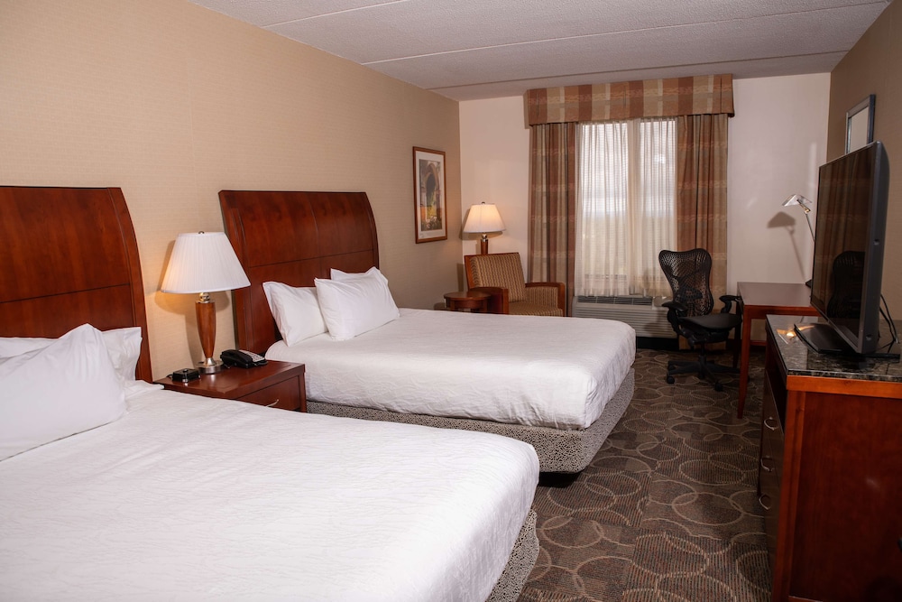 Hilton Garden Inn Erie - photo 13