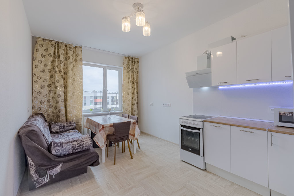 Yevro Trekhkomnatnyye v Bugrakh Flat — Bugry — photo 3