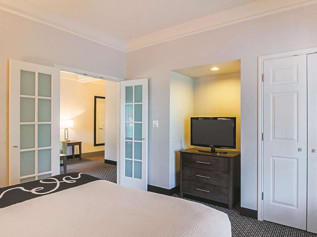 La Quinta Inn & Suites by Wyndham Denver Airport DIA - photo 40