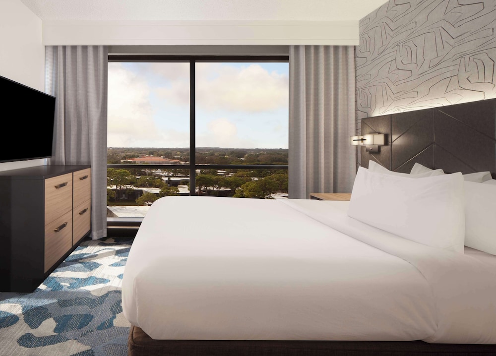 Embassy Suites by Hilton Palm Beach Gardens PGA Boulevard - photo 11