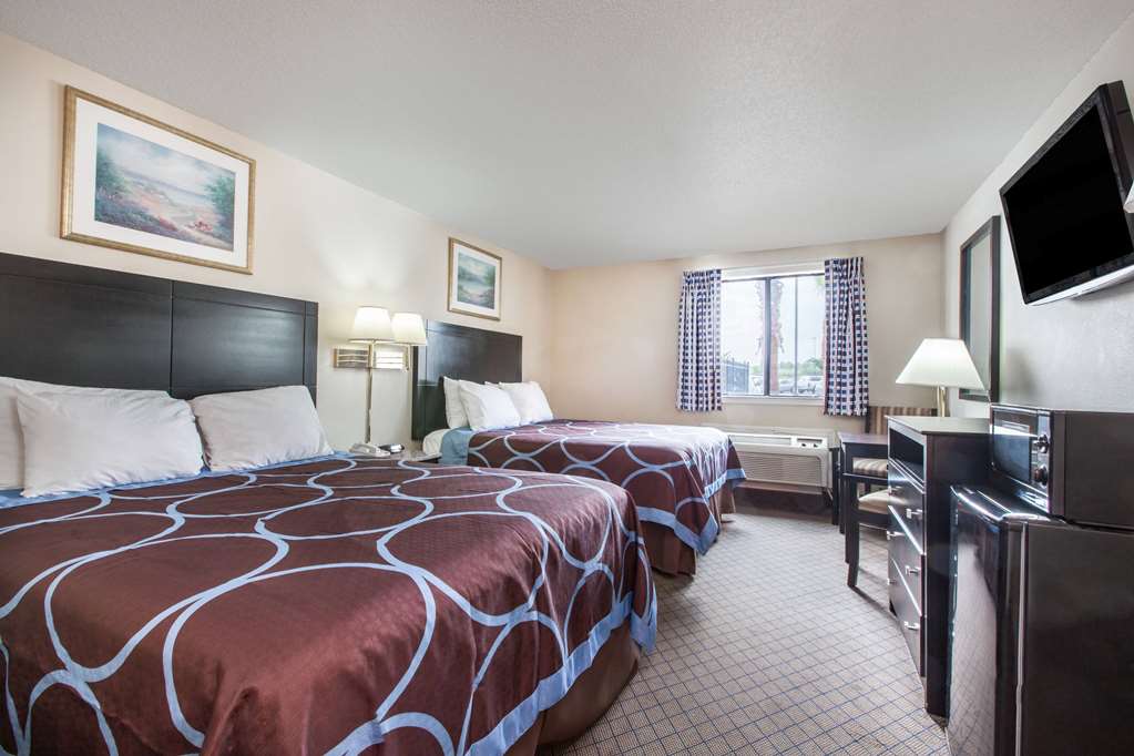 Super 8 by Wyndham Cleveland TX - photo 9