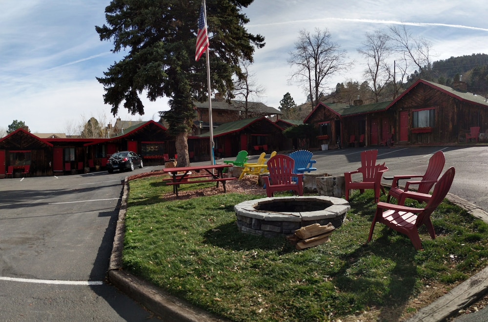 Foot of the Mountain Motel - photo 47