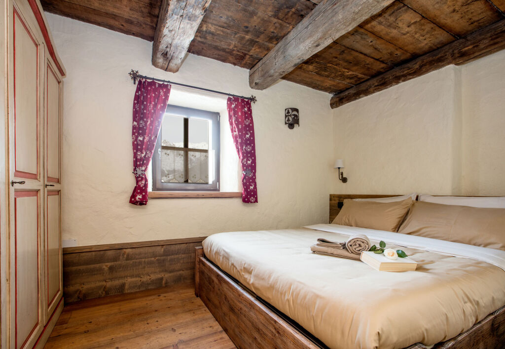 Chalet Charm — 4-Star Luxury Hotel in Livigno, Italy