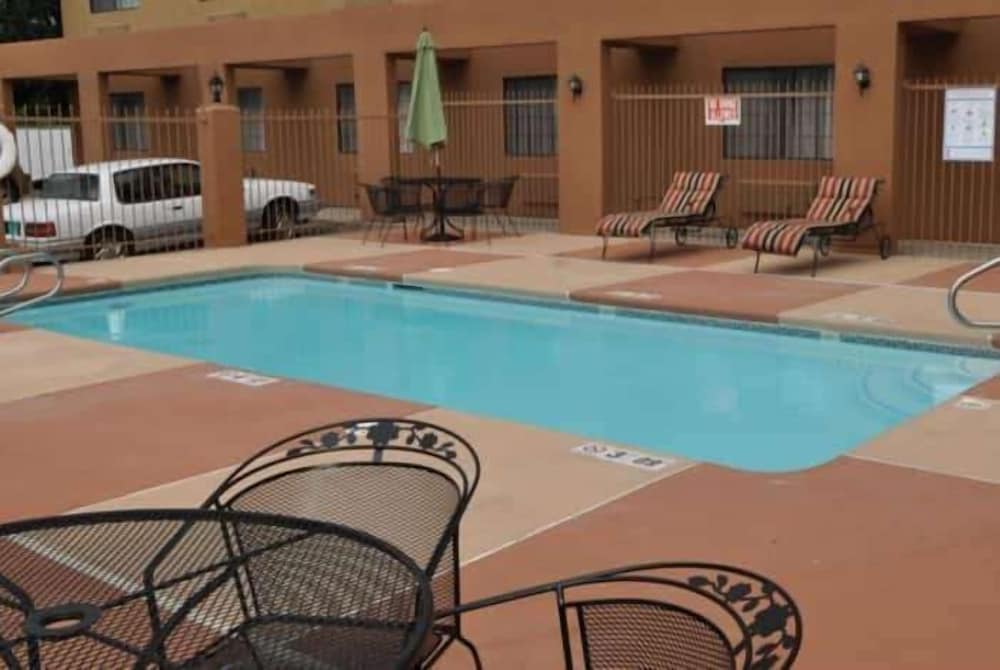 Ramada by Wyndham Santa Fe - photo 30