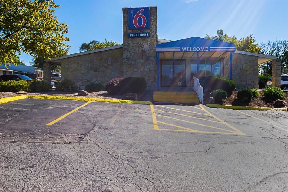 Motel 6 Bloomington Indiana - photo 27