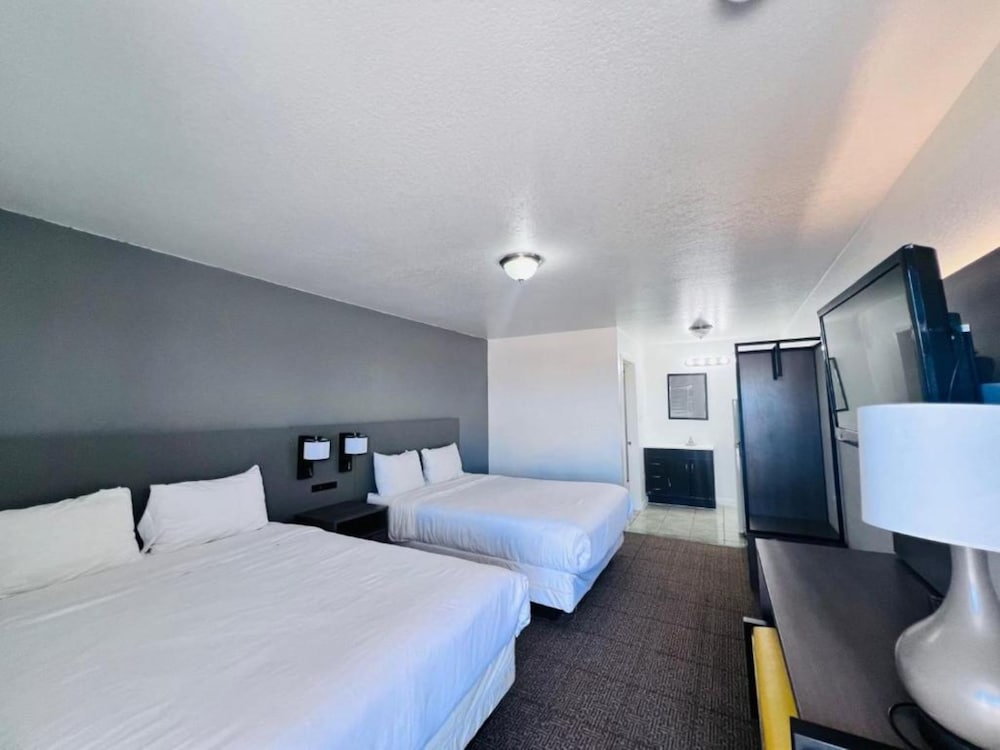 OYO Garden Inn and Suites Pearsall I 35 East - photo 12