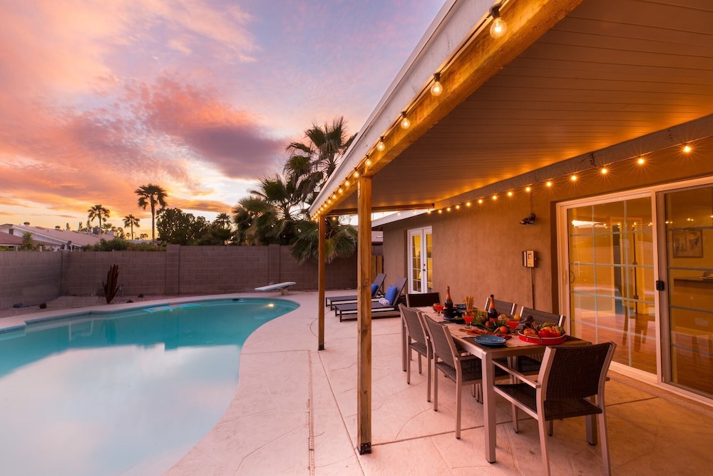 West Ridge by Avantstay Pool Fire Pit Al Fresco Dining 7 Mins to Downtown - photo 7