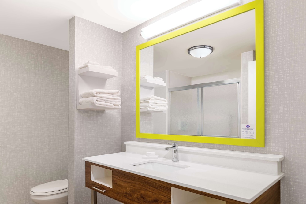 Hampton Inn & Suites Brookings - photo 24