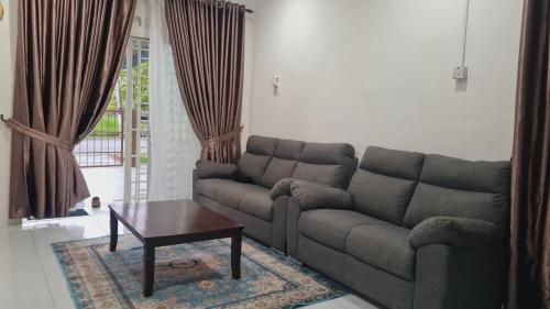 Anjung KLIA House 01 With Neflix — 4-Star Luxury Hotel in Banting, Malaysia