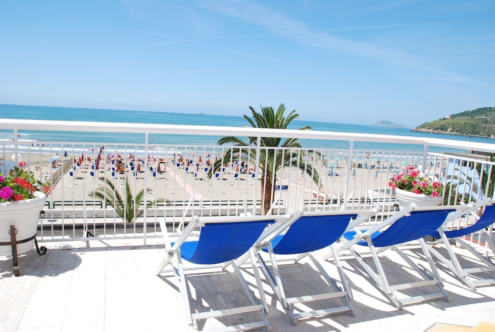 Hotel Villa Eleonora in Minturno, Italy