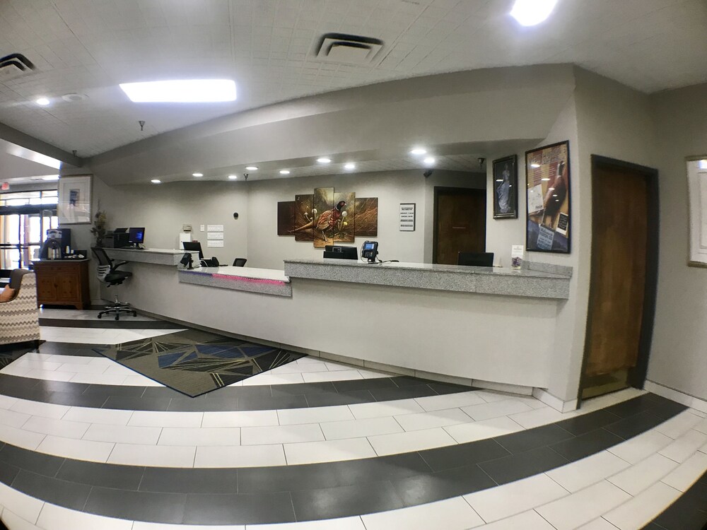 Crossroads Hotel at Huron Event Center - photo 3