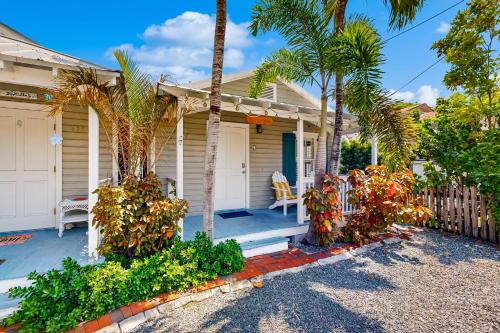 The Headquarters - carbon neutral hotel in Key West