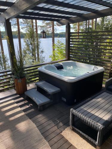 Cityvilla on the shore of Lake Haapajärvi — 4-Star Luxury Hotel in Joensuu, Finland