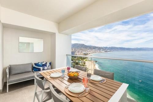 Harbor N1602 by Moikkarentals — 4-Star Luxury Hotel in Puerto Vallarta, Mexico