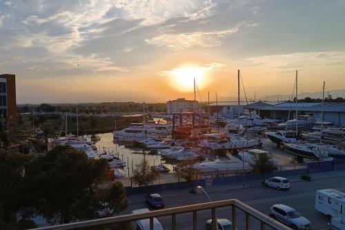 Estudio Con Vistas Roses in Roses, Spain