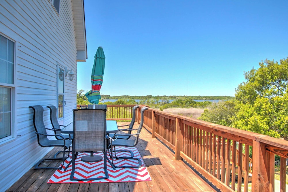 Updated Family Getaway: Walk to Sea Haven Beach in Sneads Ferry, United States