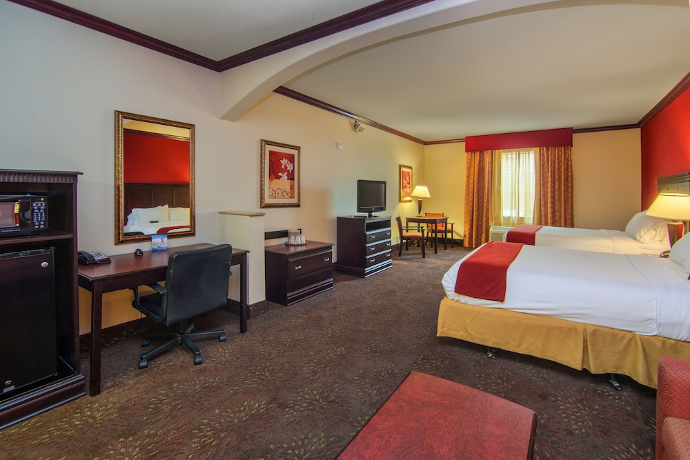 Holiday Inn Express Hotel & Suites Terrell by IHG - photo 9