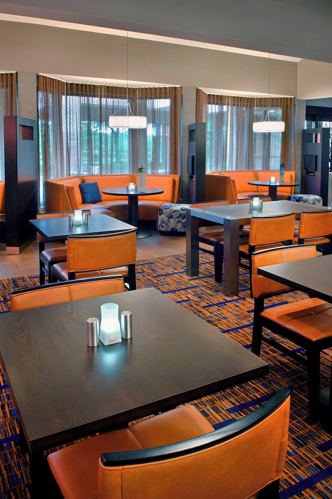 Courtyard By Marriott Hartford Windsor Airport - photo 15