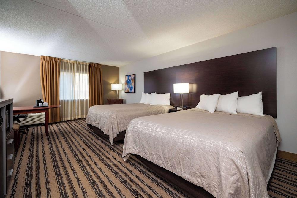 Endeavor Inn & Suites Trademark Collection by Wyndham - photo 8