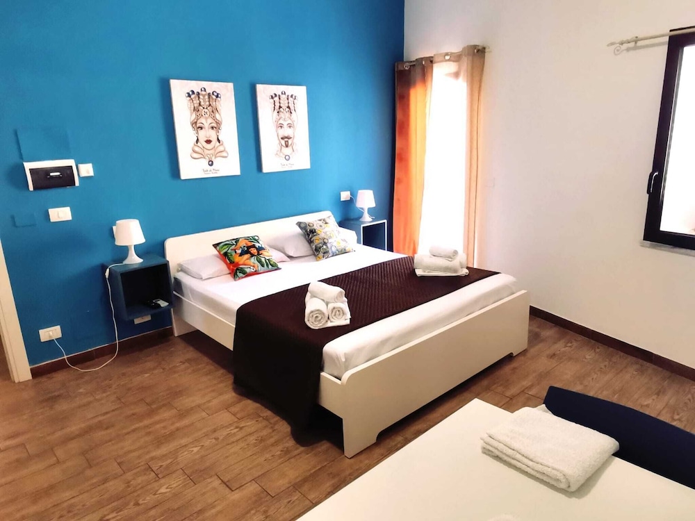 A Due Passi Dal Centro sweet rooms in Agrigento, Italy