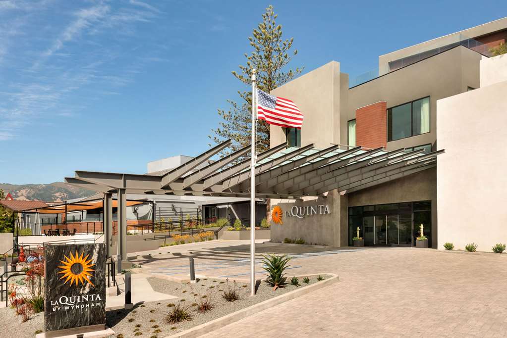 La Quinta Inn & Suites by Wyndham San Luis Obispo Downtown - photo 2