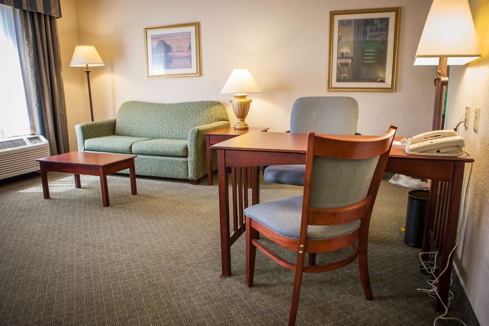 Hampton Inn & Suites Springfield Southwest - photo 21