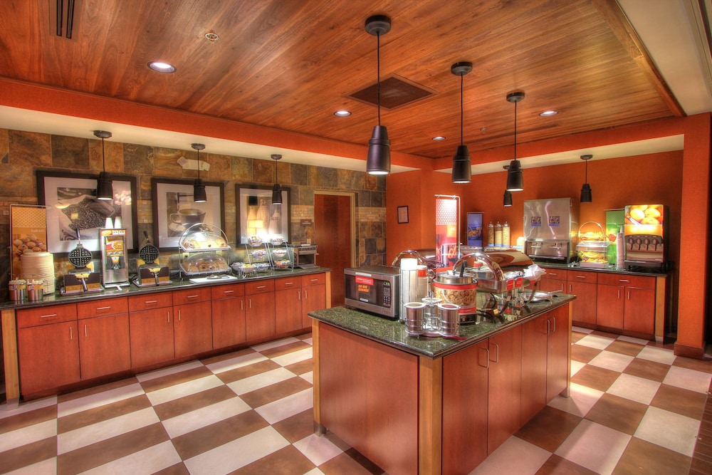 Hampton Inn Pigeon Forge - photo 34