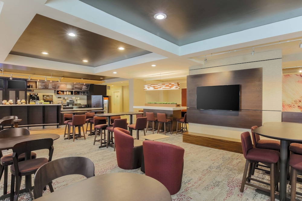 Courtyard By Marriott Monroe Airport — Monroe