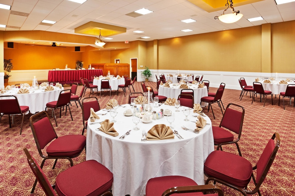 Holiday Inn by IHG - photo 36