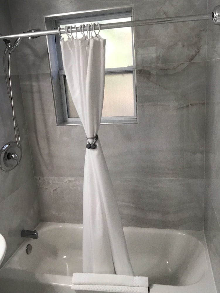 Cherokee Lodge - photo 4