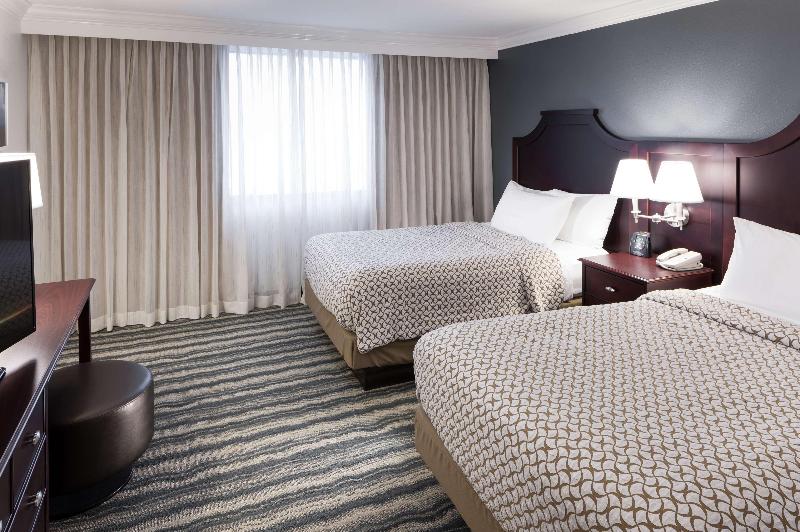 Embassy Suites by Hilton Tampa Brandon - photo 11