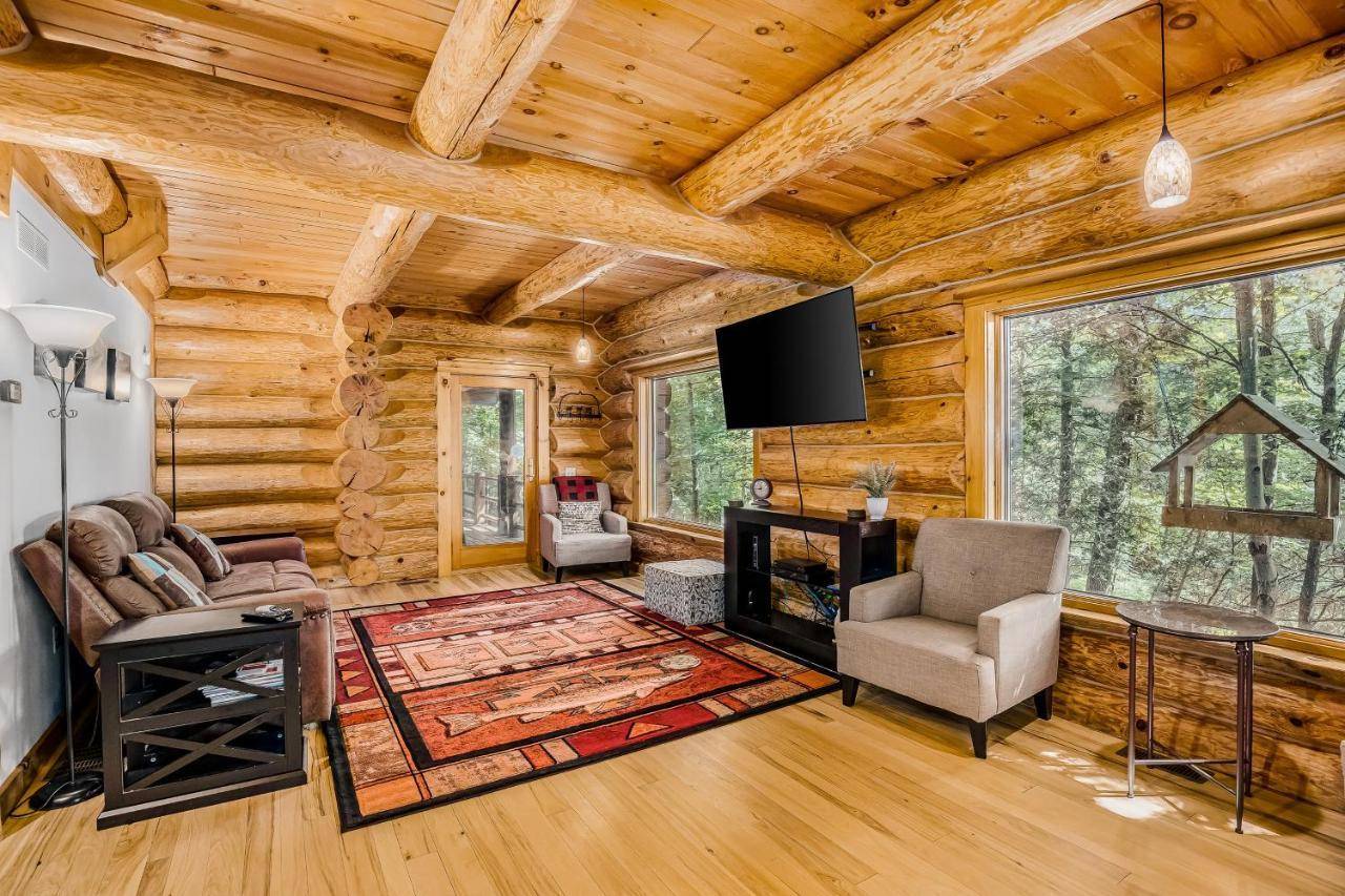 River's Bend - carbon neutral hotel in Thompsonville
