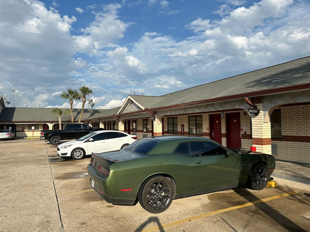 Palace Inn I 45 & Bellfort - photo 24