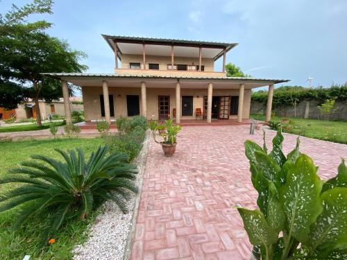 Ama Batokunku Resort — Unknown City
