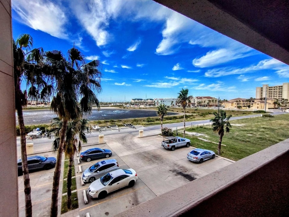 Landfall Towers 34 Minium 1 Bedroom Condo by RedAwning - photo 25