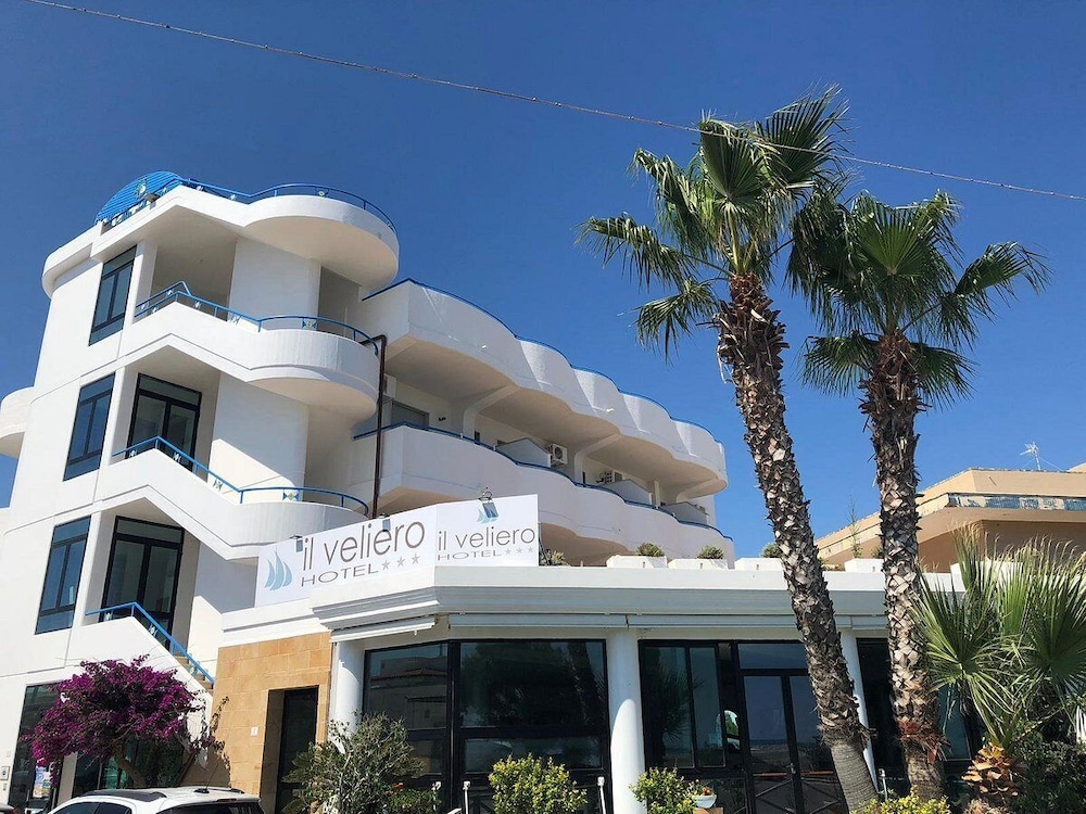 Hotel Il Veliero in Torre San Giovanni, Italy
