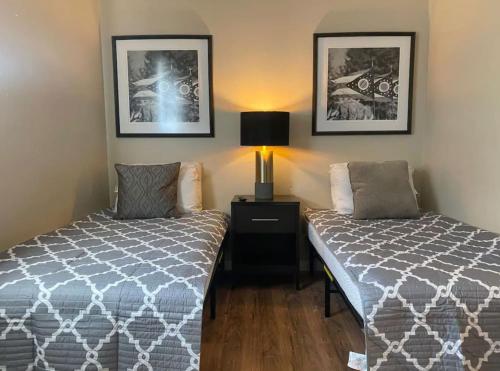 Sleeps 16 with 11 Beds 6 Bedrooms plus WIFI — 4-Star Luxury Hotel in Dayton, United States