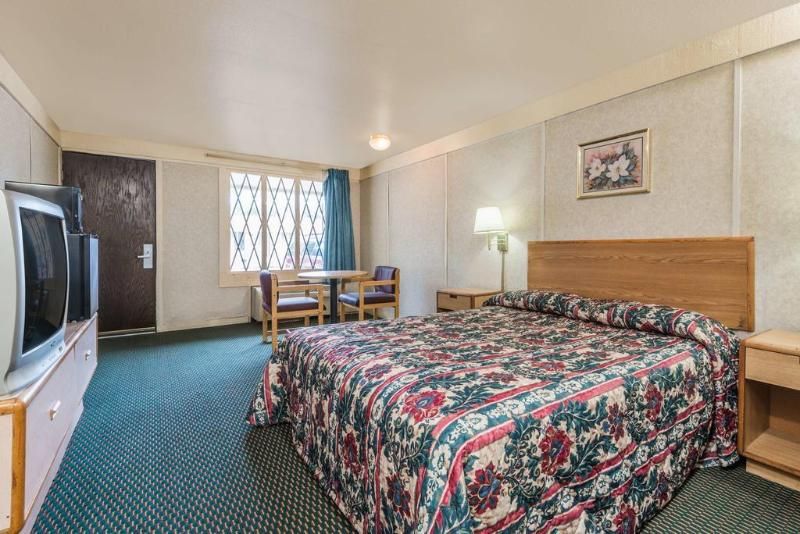 Knights Inn Franklin Middletown - photo 11