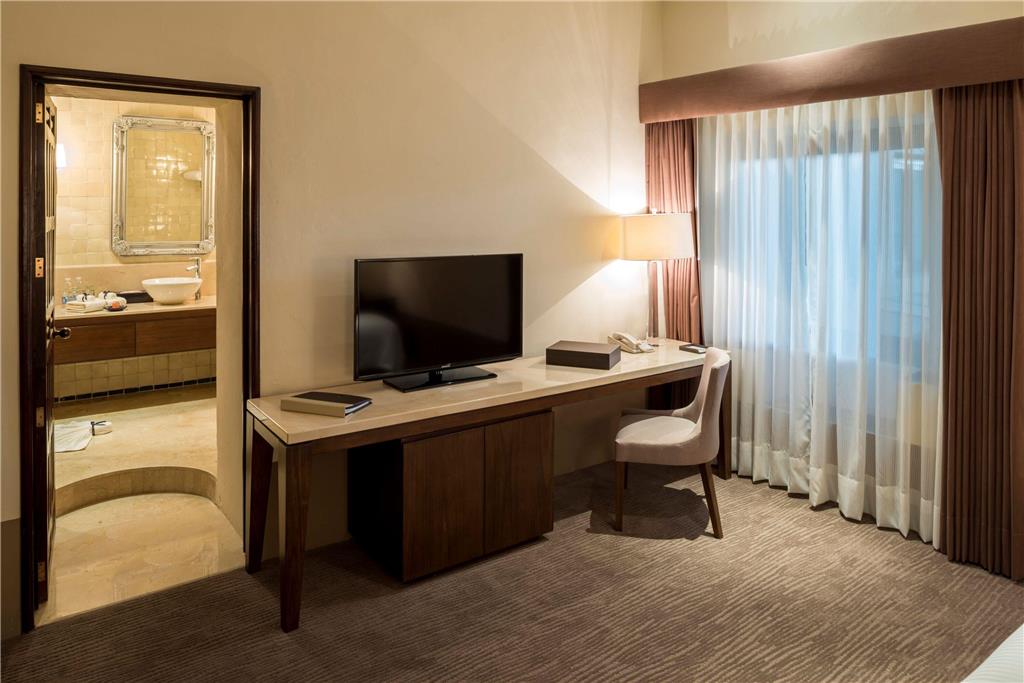 Grand Class Suite double bed