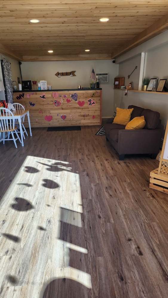 Golden Arrow Motel - photo 3