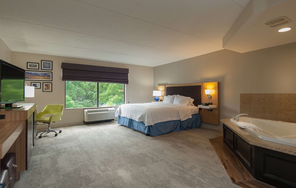 Hampton Inn Doylestown - photo 16