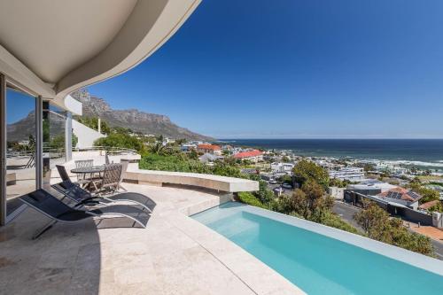 Sea Views Secret Garden 3 Bedroom Villa in Camps Bay