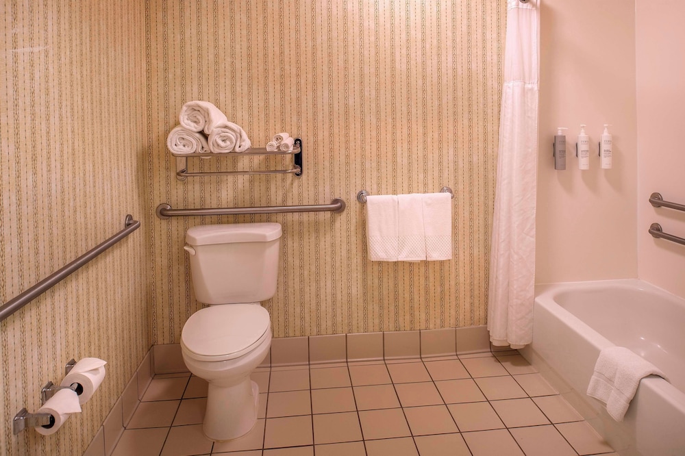 Hilton Garden Inn Chesterfield - photo 22