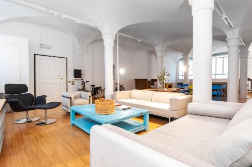 Getthekey Fiore Giallo Apartment — 4-Star Luxury Hotel in Bologna, Italy