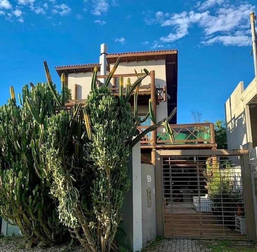 Estaleiro Beach Hostel