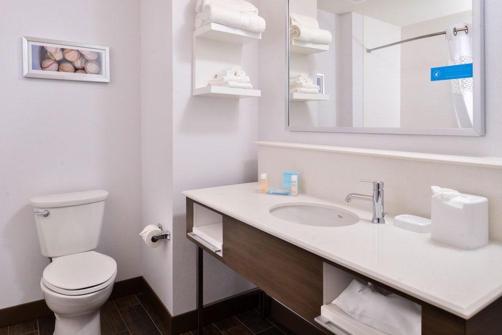 Hampton Inn Omaha Airport - photo 19