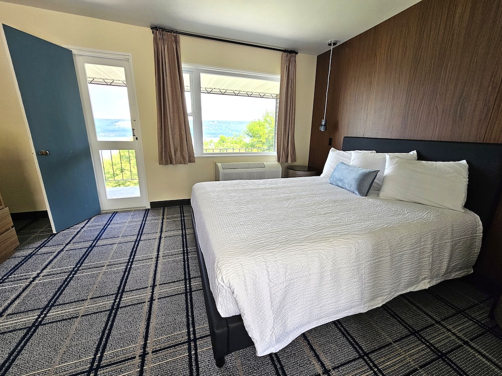 The Hotel Laurel at Seneca - photo 12