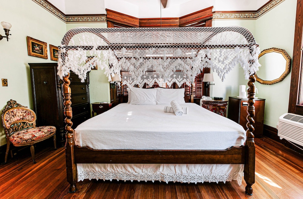 Amsterdam's Curry Mansion Inn - photo 21