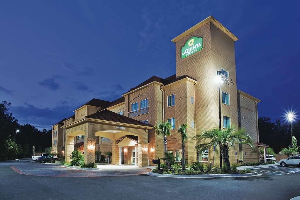 La Quinta Inn & Suites by Wyndham Hinesville Fort Stewart - photo 3