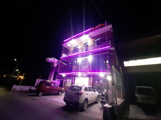 OYO 38116 Hotel Raj Golden in Palampur, India